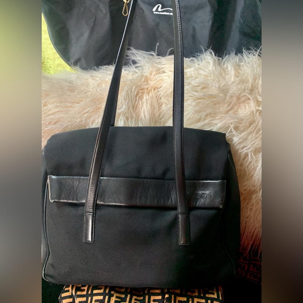 🍀 Tumi Women Black Laptop Bag One Size🍀#TUM